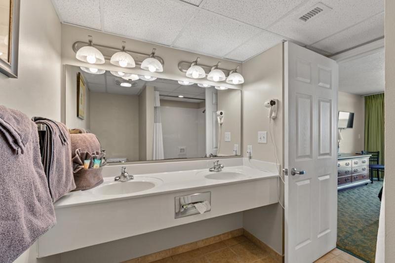 New Holiday Sands 511 Pools, Wifi, 2Br Oceanfront Villa Myrtle Beach Exterior foto